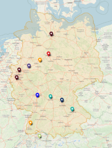 Karte mit den Umrissen Deutschlands mit unterschiedlich farbigen Markierungen darin, welche die Standorte der einzelnen Einrichtungen darstellen.