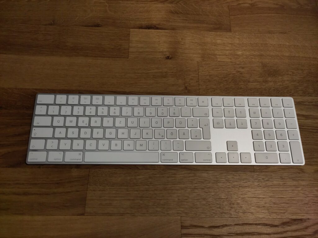 Apple Magic Keyboard mit Ziffernblock und DE-Layout (A1843) – weiß