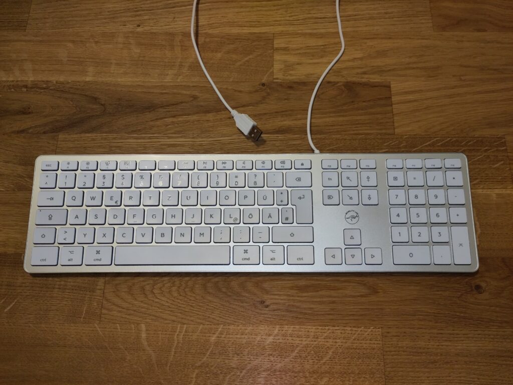 Foto der Tastatur, die sich in einem sehr guten Zustand befindet.