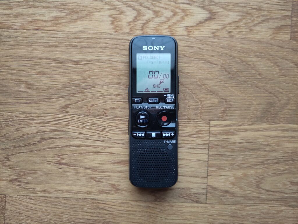 Foto des eingeschalteten Gerätes in sehr gutem Zustand.