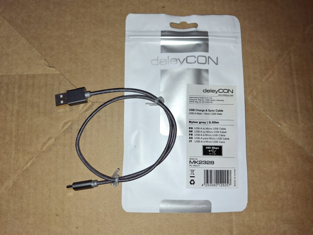 Foto des Kabels mit Originalverpackung.